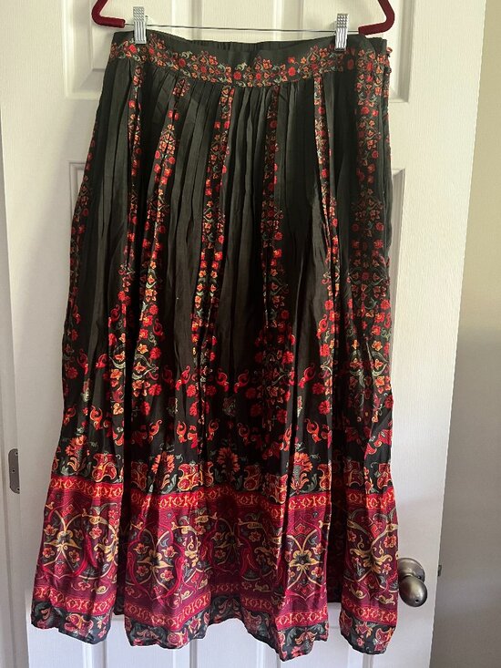 Sundance Dresses & Skirts - Sundance black floral paisley pleated maxi skirt XL